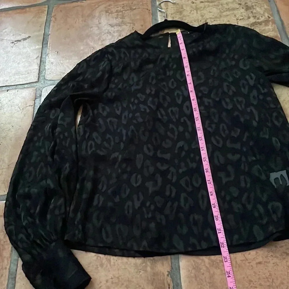 NEW Express Black Sheer Animal Print Blouse w Camisole New With Tags Size XS - Picture 3 of 7